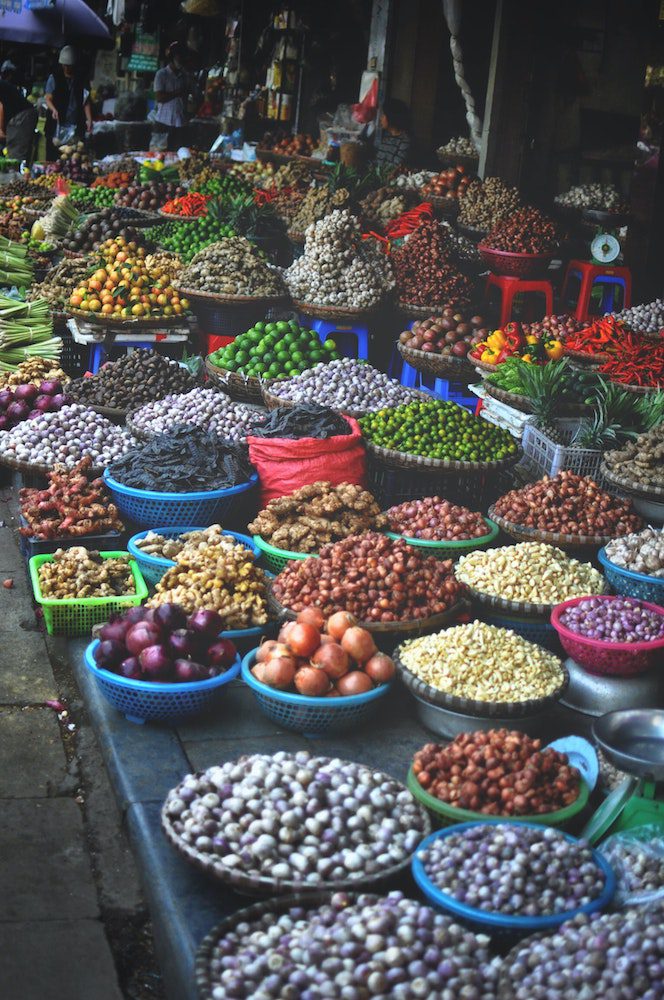 travel advice: visit local markets
